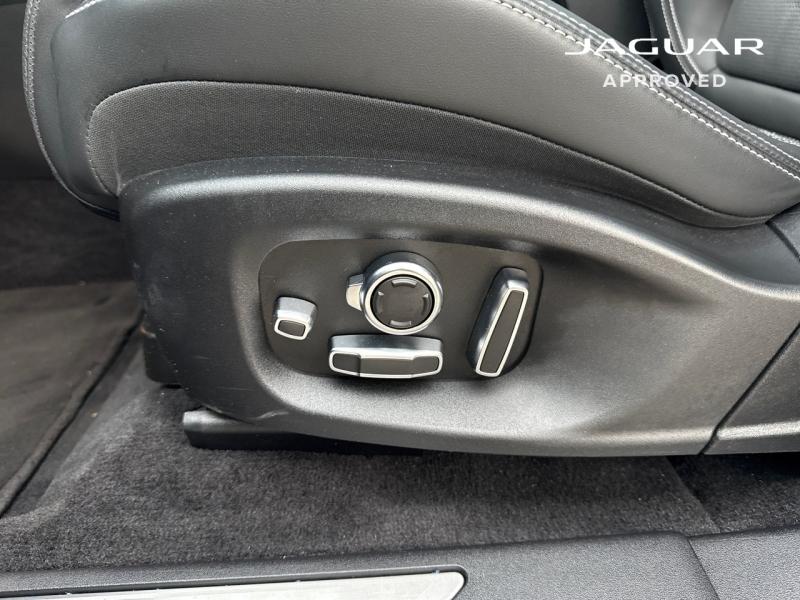 Image JAGUAR E-Pace P300e PHEV 309ch R-Dynamic HSE