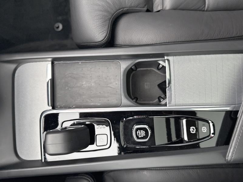 Image VOLVO V60 B4 197ch Ultra Style Dark DCT 7