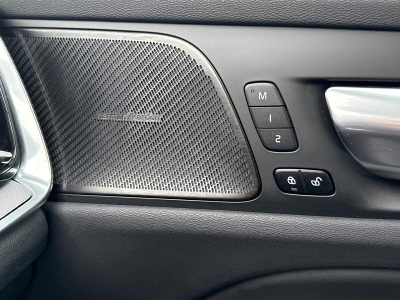 Image VOLVO V60 B4 197ch Ultra Style Dark DCT 7