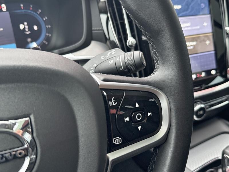 Image VOLVO V60 B4 197ch Ultra Style Dark DCT 7