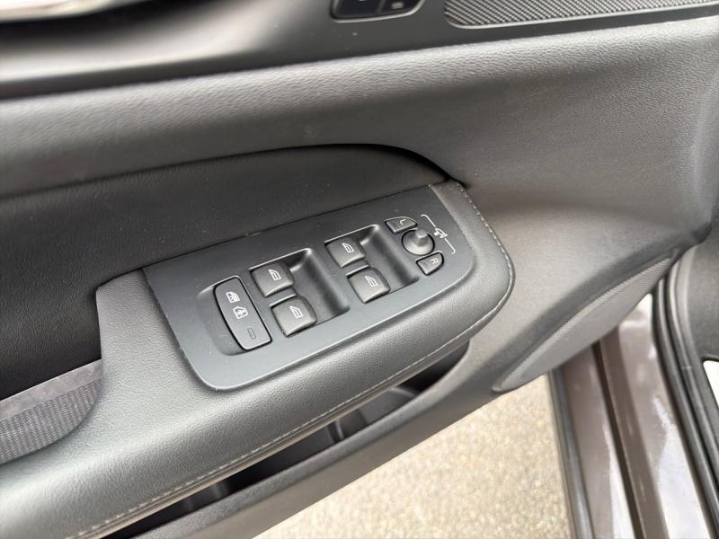 Image VOLVO V60 B4 197ch Plus Style Dark DCT 7