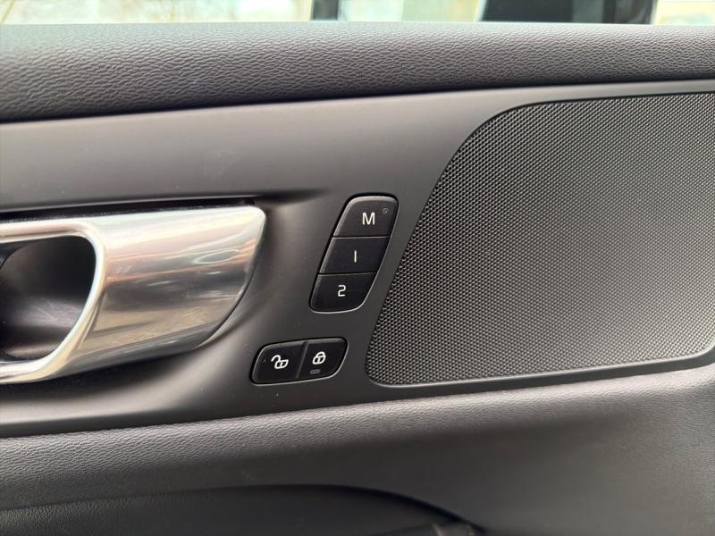 Image VOLVO V60 B4 197ch Plus Style Dark DCT 7