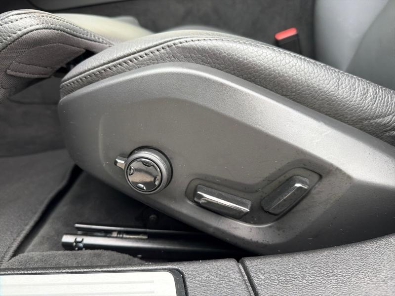 Image VOLVO V60 B4 197ch Plus Style Dark DCT 7