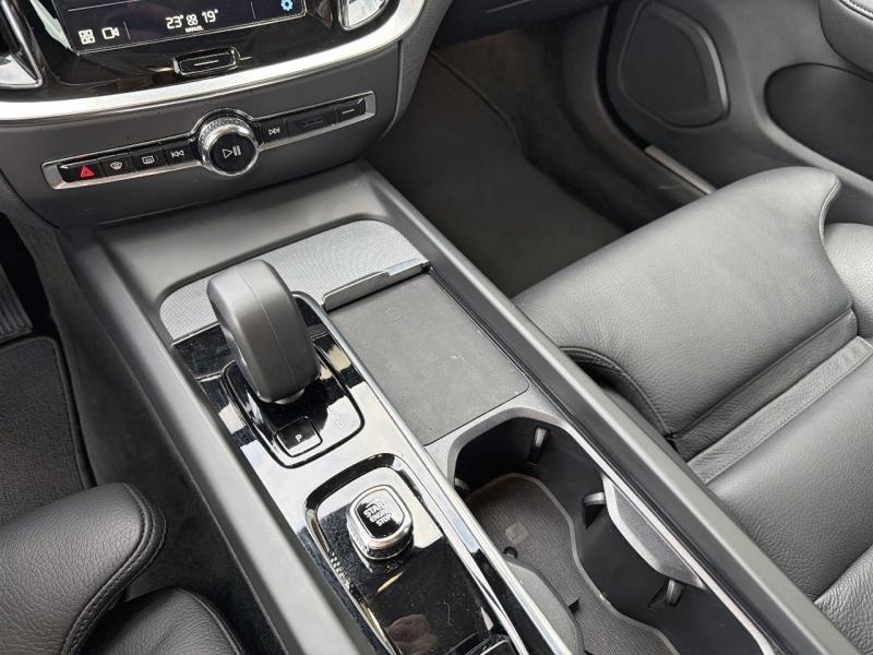 Image VOLVO V60 B4 197ch Plus Style Dark DCT 7