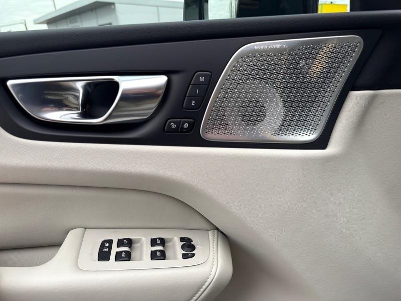 Image VOLVO XC60 T6 Hybride Rechargeable 350ch Ultra Style Dark Geartronic 8 AWD