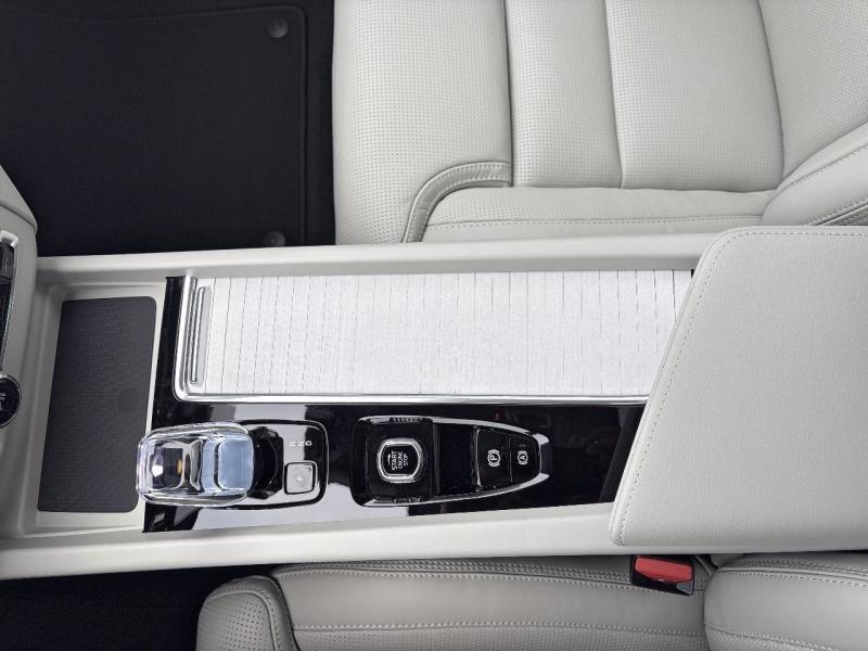 Image VOLVO XC60 T6 Hybride Rechargeable 350ch Ultra Style Dark Geartronic 8 AWD