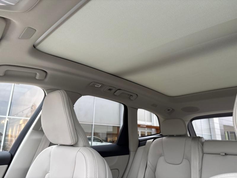 Image VOLVO XC60 T6 Hybride Rechargeable 350ch Ultra Style Dark Geartronic 8 AWD