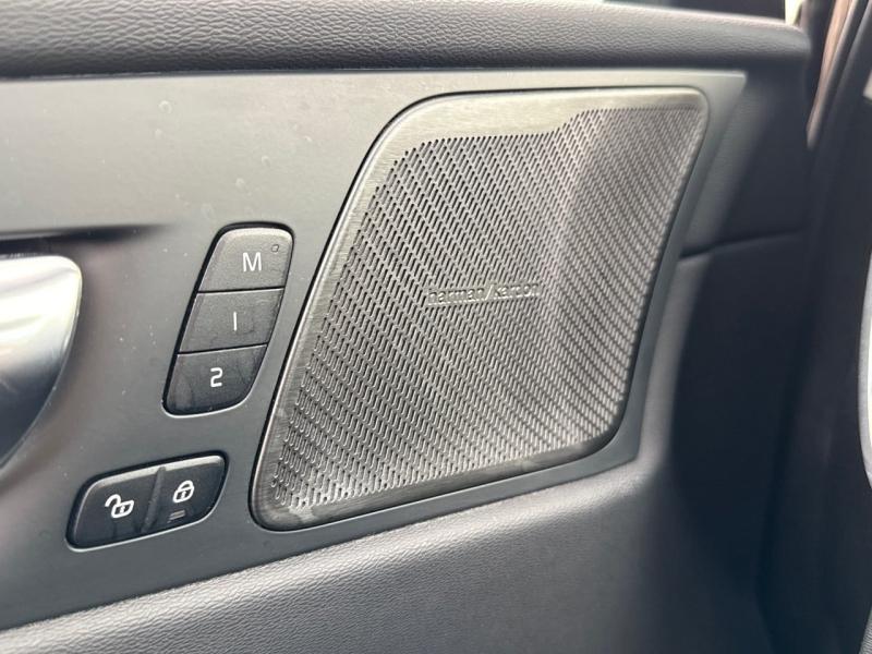 Image VOLVO XC60 T6 AWD 253 + 145ch Utimate Style Dark Geartronic