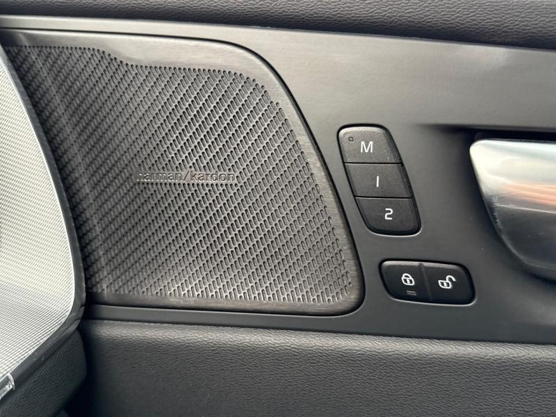 Image VOLVO XC60 T6 AWD 253 + 145ch Utimate Style Dark Geartronic