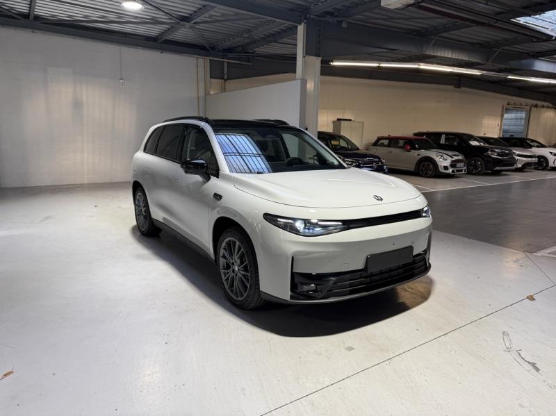 Image LEAPMOTOR C10 REEV 215ch 28,4 kWh Design MY25