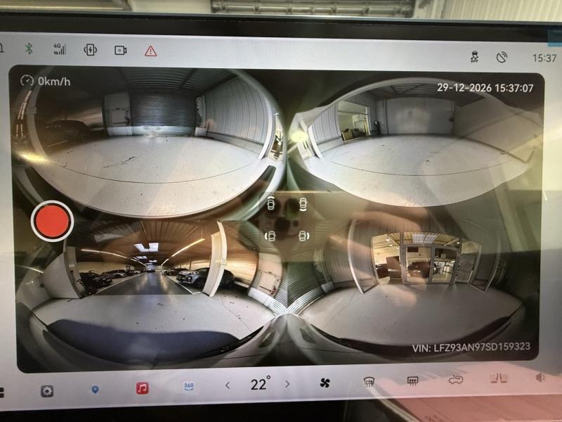 Image LEAPMOTOR C10 REEV 215ch 28,4 kWh Design MY25