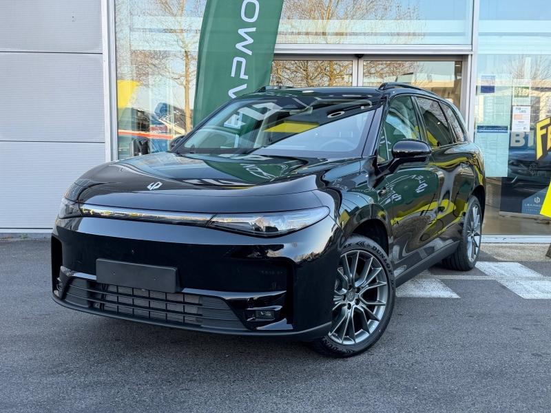 Photo LEAPMOTOR C10 REEV 215ch 28,4 kWh Design MY25