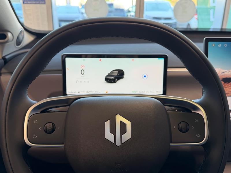 Image LEAPMOTOR C10 REEV 215ch 28,4 kWh Design MY25