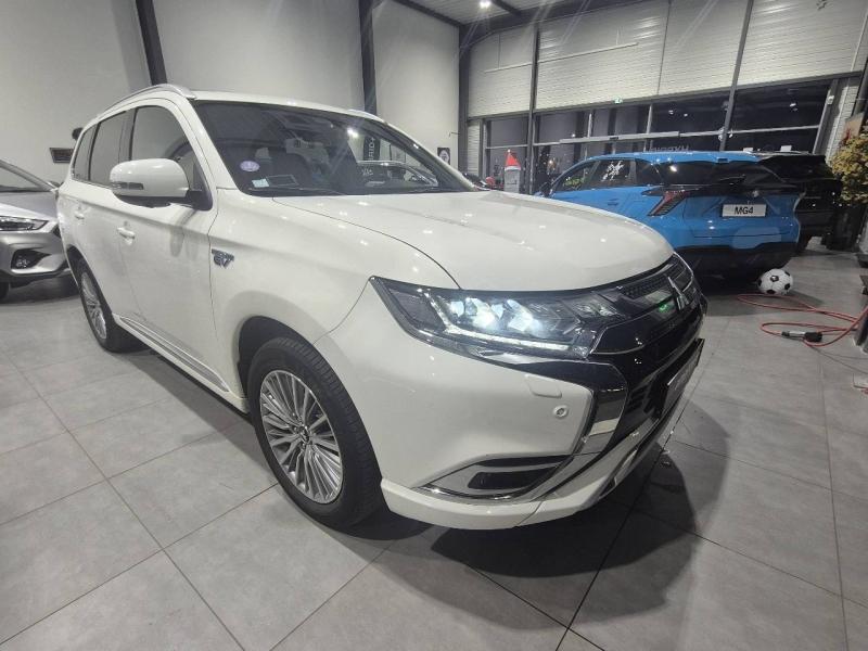 Image MITSUBISHI Outlander PHEV Twin Motor Invite 4WD