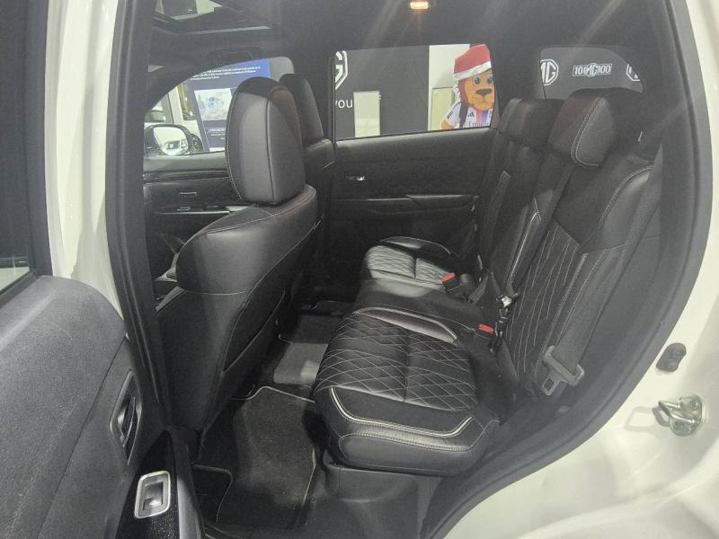 Image MITSUBISHI Outlander PHEV Twin Motor Invite 4WD