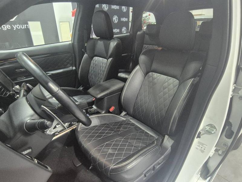 Image MITSUBISHI Outlander PHEV Twin Motor Invite 4WD