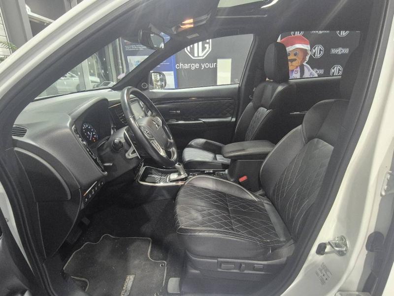 Image MITSUBISHI Outlander PHEV Twin Motor Invite 4WD
