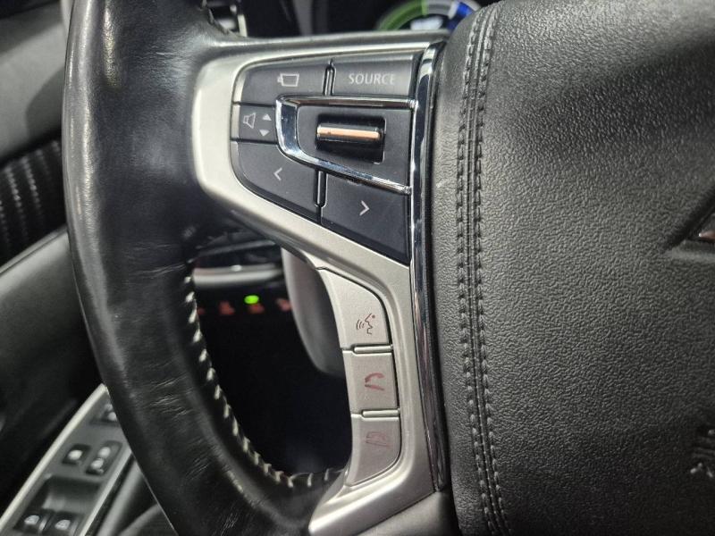 Image MITSUBISHI Outlander PHEV Twin Motor Invite 4WD