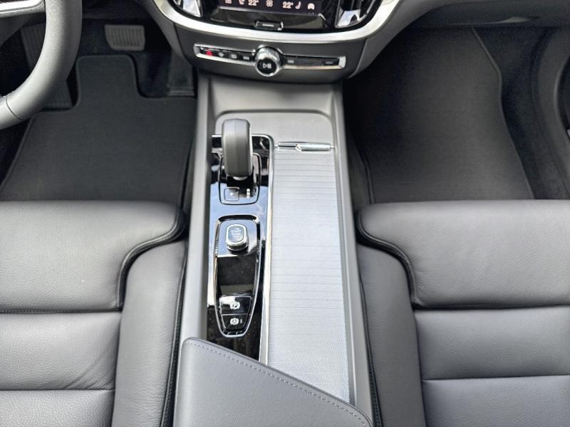 Image VOLVO V60 B4 197ch Plus Style Dark DCT 7