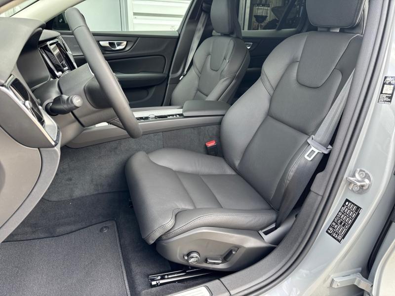 Image VOLVO V60 B4 197ch Plus Style Dark DCT 7