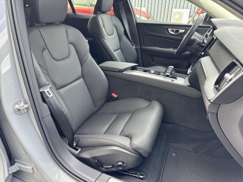 Image VOLVO V60 B4 197ch Plus Style Dark DCT 7