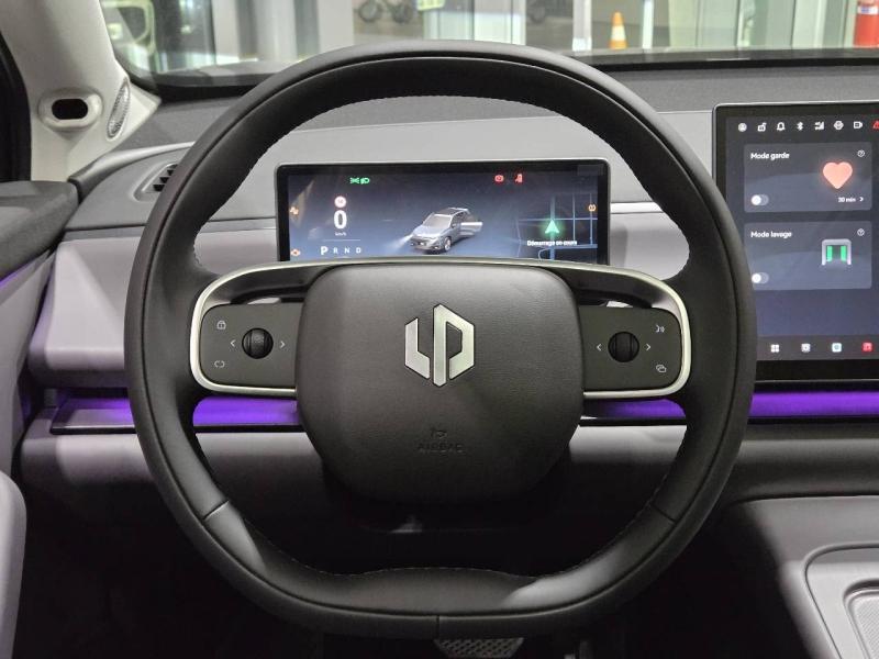 Image LEAPMOTOR C10 REEV 215ch 28,4 kWh Design MY25