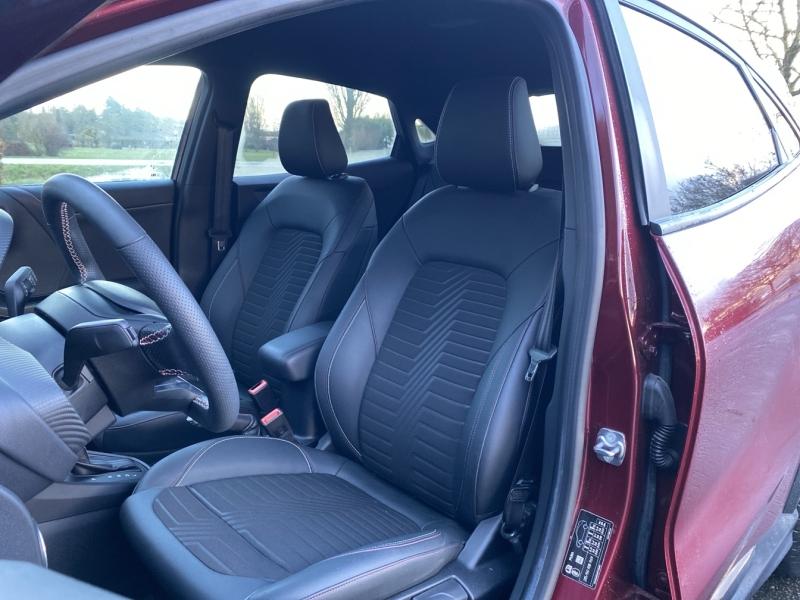 Image FORD Puma 1.0 EcoBoost 125ch S&S mHEV ST-Line X Vivid Ruby Edition Powershift