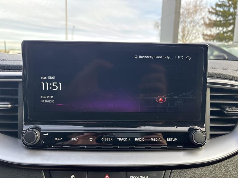 Image KIA XCeed 1.6 GDi 105ch + Plug-In 60.5ch Black & White Edition DCT6 MY22