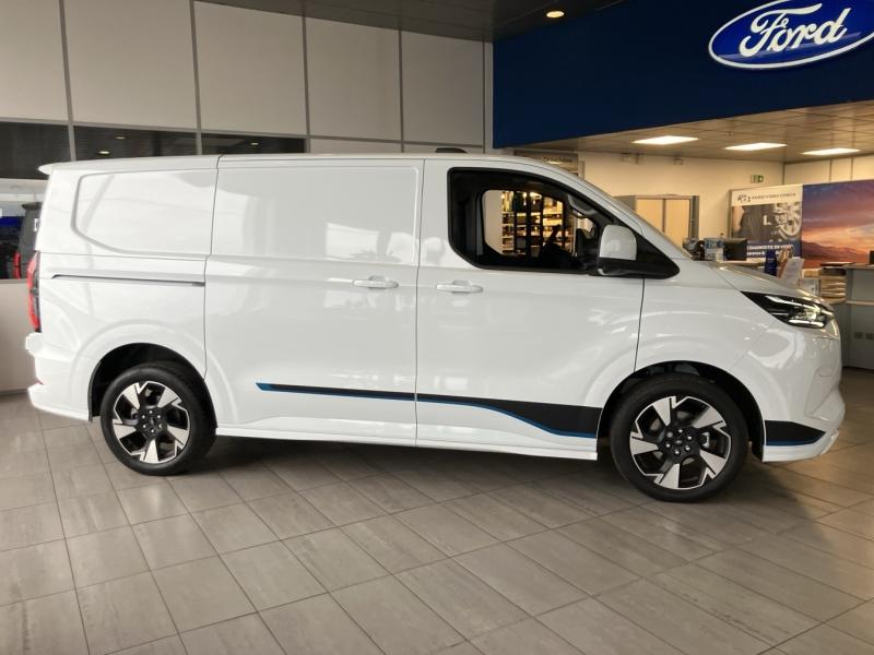Image FORD Transit Custom Fg 320 L1H1 2.5 Duratec 232ch Hybride rechargeable Sport CVT