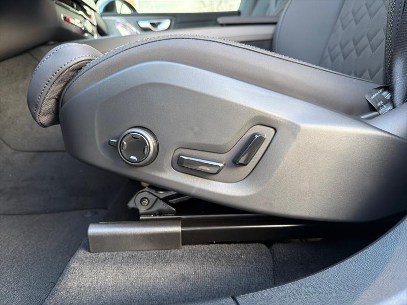 Image VOLVO XC60 T6 Hybride Rechargeable 350ch Plus Style Dark Geartronic 8 AWD