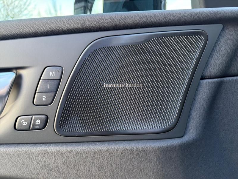 Image VOLVO XC60 T6 Hybride Rechargeable 350ch Plus Style Dark Geartronic 8 AWD