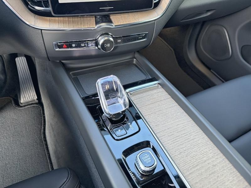 Image VOLVO XC60 T6 Hybride Rechargeable 350ch Plus Style Dark Geartronic 8 AWD