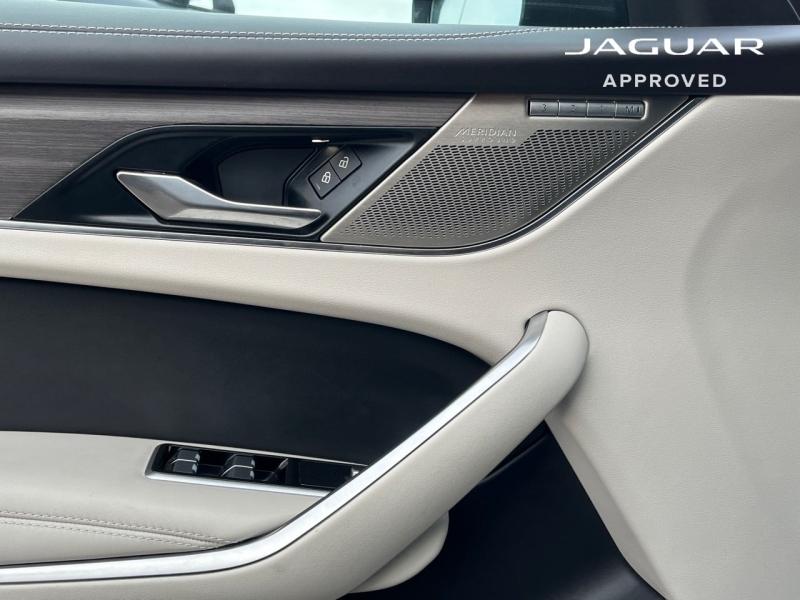 Image JAGUAR F-Pace P400e Plug-in-Hybrid R-Dynamic HSE BVA8 AWD