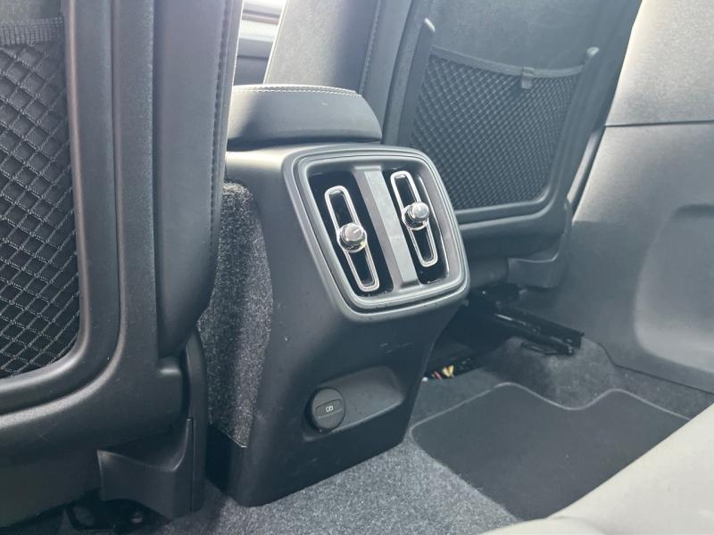 Image VOLVO XC40 B3 163ch Ultra DCT 7