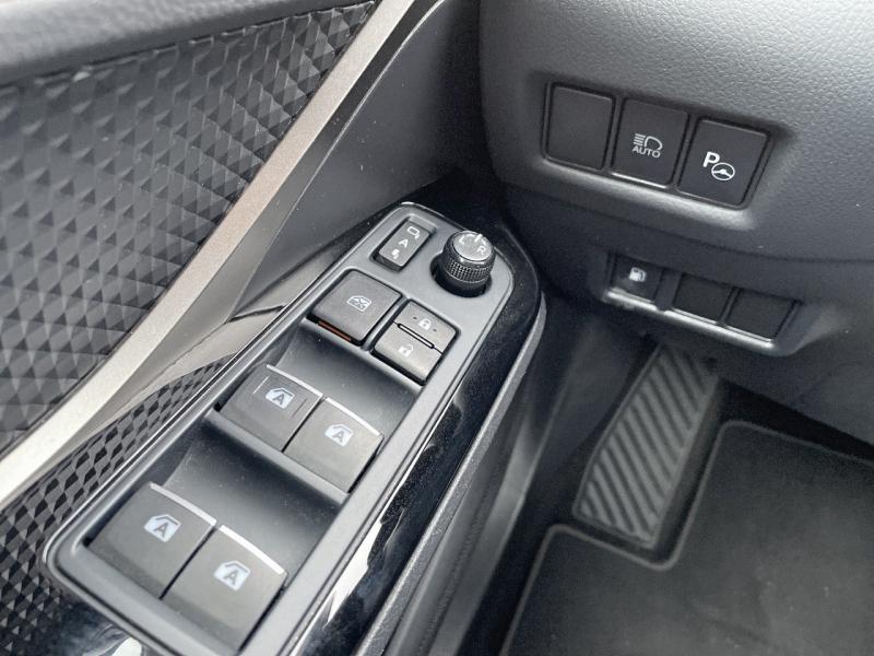 Image TOYOTA C-HR 122h Collection 2WD E-CVT RC18