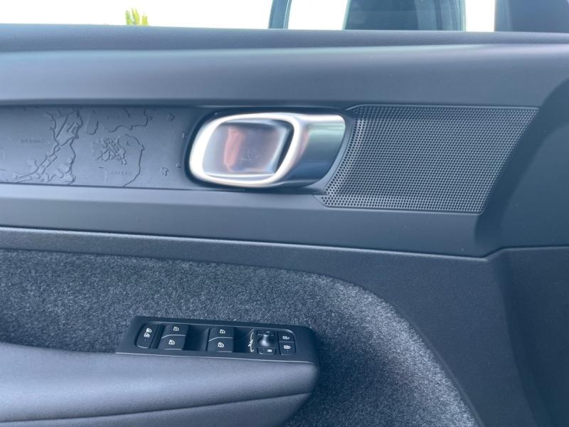 Image VOLVO EC40 Single 238ch Start