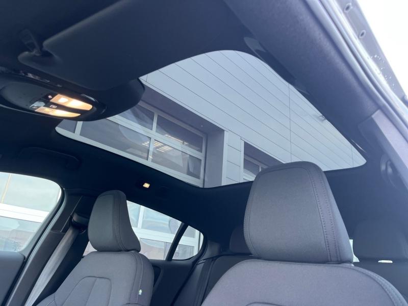 Image VOLVO EC40 Single 238ch Start