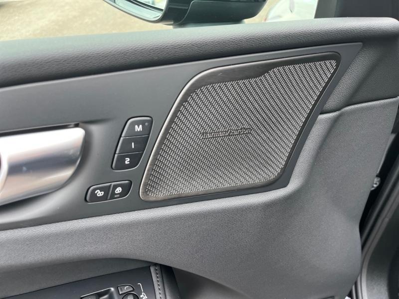 Image VOLVO XC60 T6 Hybride Rechargeable 350ch Ultra Style Dark Geartronic 8 AWD