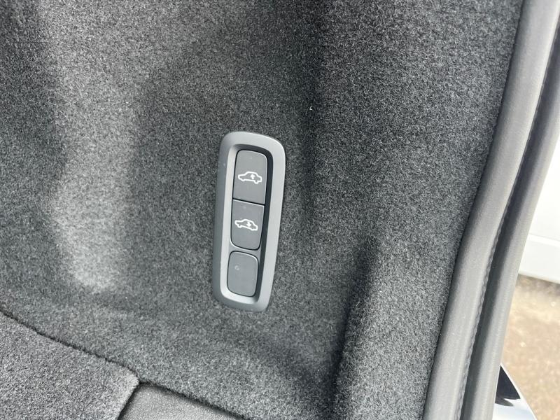 Image VOLVO XC60 T6 Hybride Rechargeable 350ch Ultra Style Dark Geartronic 8 AWD