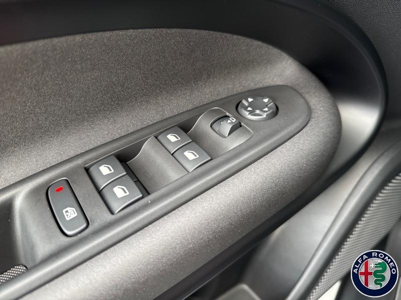 Image ALFA ROMEO Junior 1.2 Ibrida 145ch Premium e-DCT6