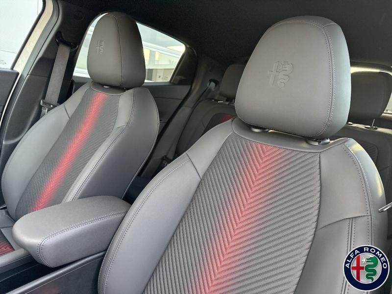 Image ALFA ROMEO Junior 1.2 Ibrida 145ch Premium e-DCT6