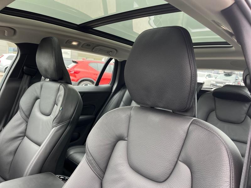 Image VOLVO V60 B4 197ch Ultra Style Dark DCT 7