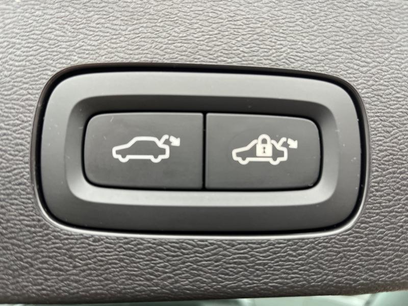 Image VOLVO V60 B4 197ch Ultra Style Dark DCT 7