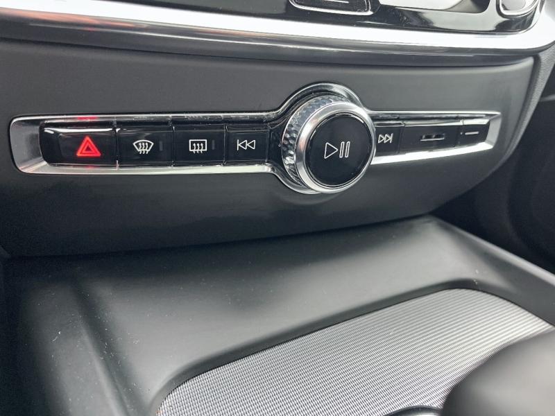 Image VOLVO V60 B4 197ch Ultra Style Dark DCT 7