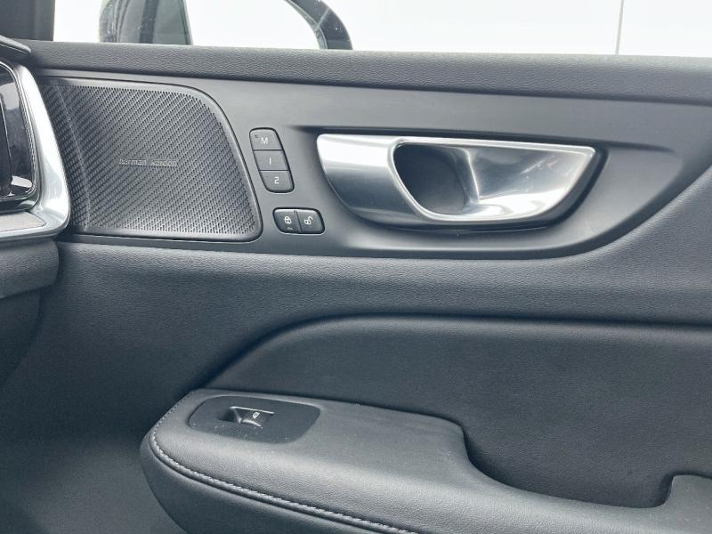 Image VOLVO V60 B4 197ch Ultra Style Dark DCT 7