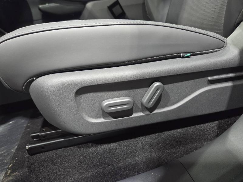 Image LEAPMOTOR B10 BEV 218ch Pro Max 67,1 kWh Design