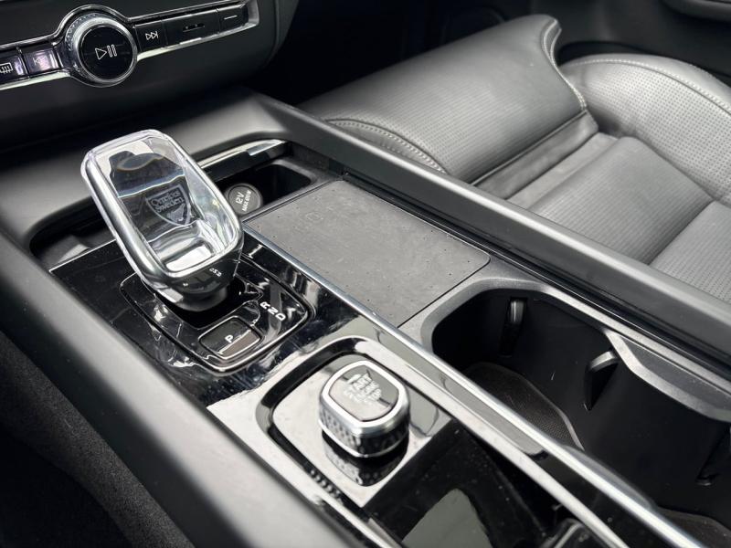 Image VOLVO XC60 T6 Hybride Rechargeable 350ch Ultra Style Dark Geartronic 8 AWD