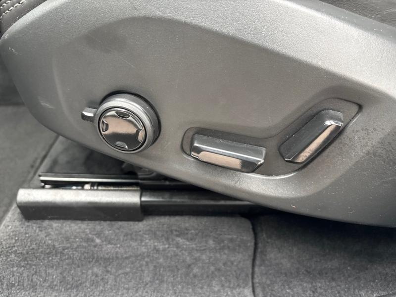 Image VOLVO XC60 T6 Hybride Rechargeable 350ch Ultra Style Dark Geartronic 8 AWD