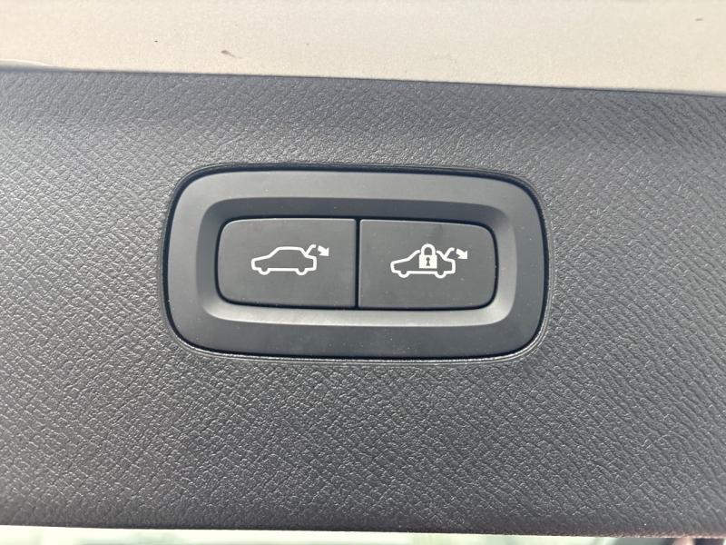 Image VOLVO Xc90 XC90 Ultra  T8 AWD Hybride rechargeable  Hybride Rechargeable (Essence)  Chrome  7 places