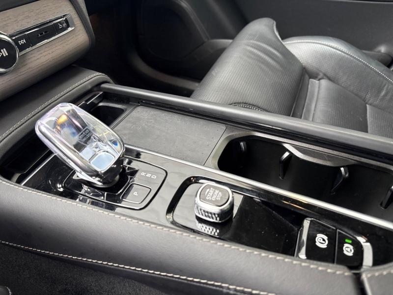 Image VOLVO Xc90 XC90 Ultra  T8 AWD Hybride rechargeable  Hybride Rechargeable (Essence)  Chrome  7 places